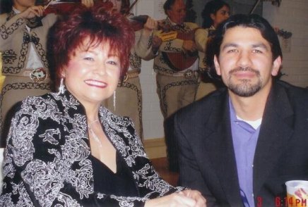 227667_1037677981327_3352_n